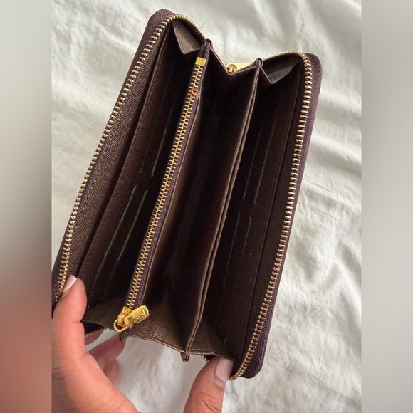 👑✅PRICE FIRM✅Fashion Brown Long Zip Around Wallet. NWOT - Picture 7 of 15